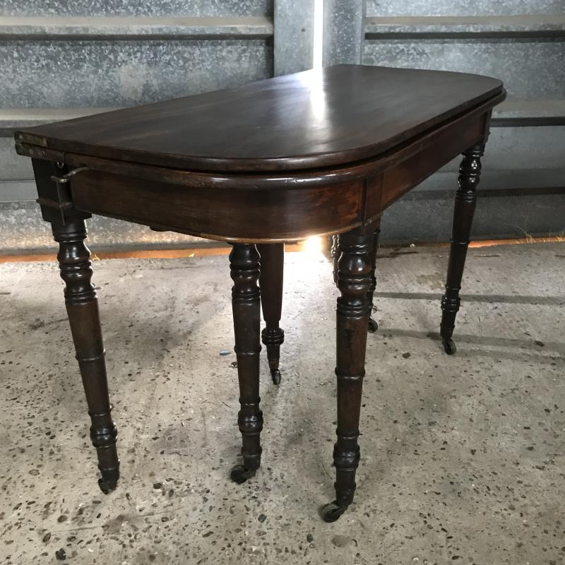 Georgian Mahogany concertina table