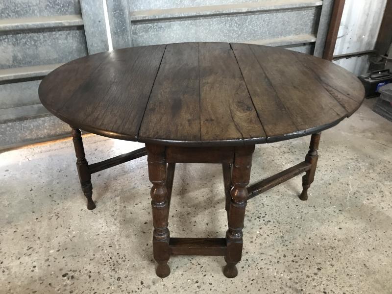 18th century oak gate leg table .