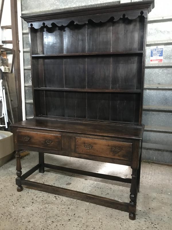 Beautiful 18th century oak dresser