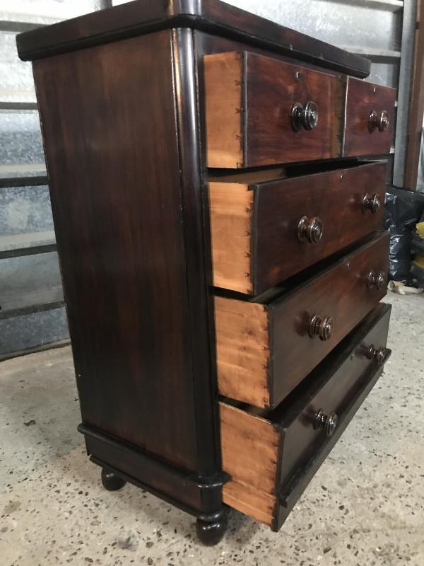Victorian Mahogany chest of drawers