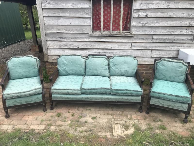 19th century Walnut Bergere suite